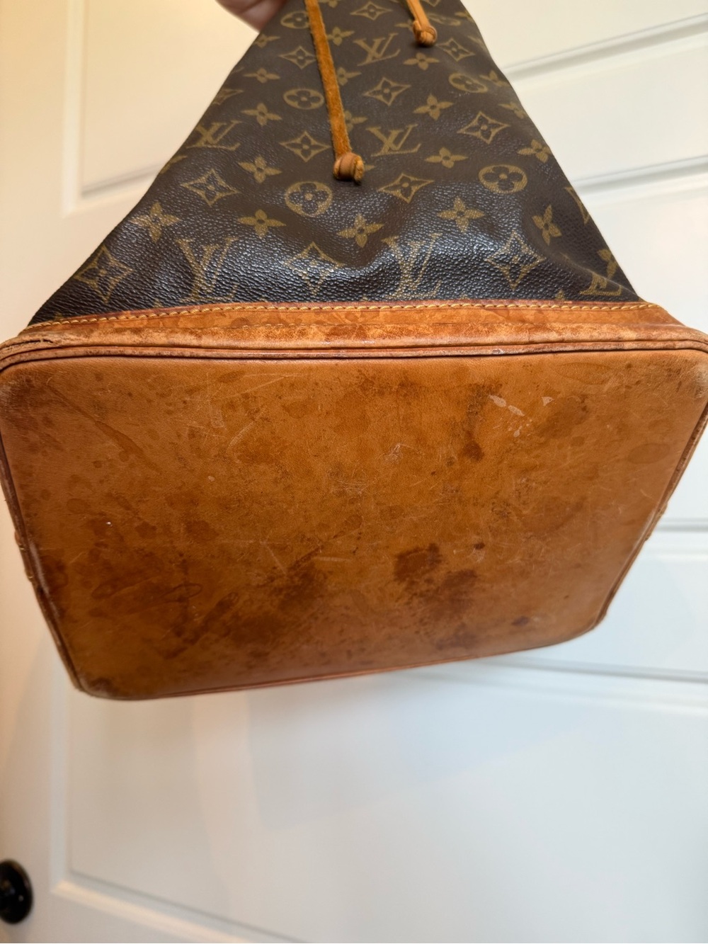 Louis Vuitton Monogram Canvas Drawstring Shoulder Bag in Brown and Tan - Picture 5 of 10